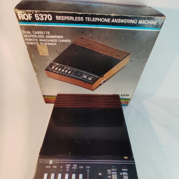 BEEPERLESS TELEPHONE ANSWERING MACHINE C14-B137 - Picture 2 of 3